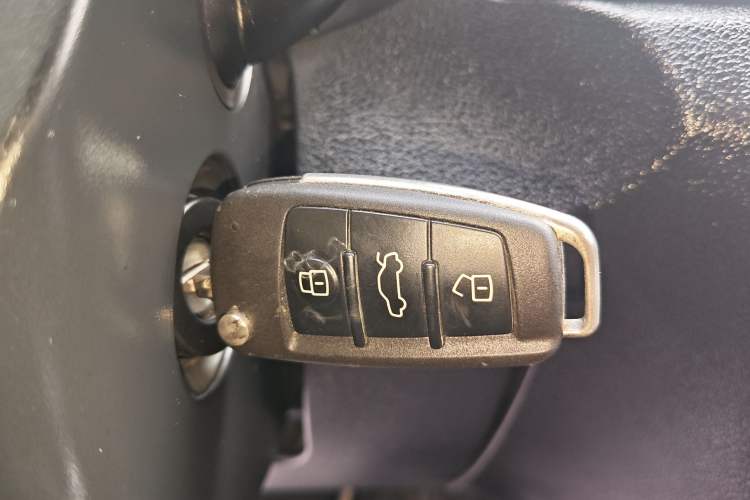 Used Audi Q3 2018 30th Anniversary Edition 30 TFSI Fashion Model Vehicle Key