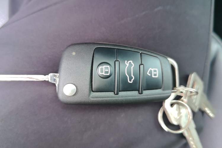 Used Audi Q3 2018 30th Anniversary Edition 30 TFSI Fashion Model Vehicle Key