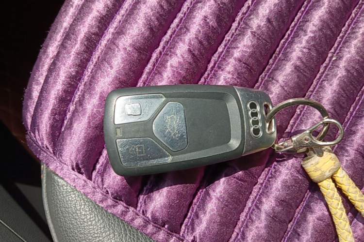 Used Audi Q3 2018 30th Anniversary Edition 30 TFSI Fashion Model Vehicle Key