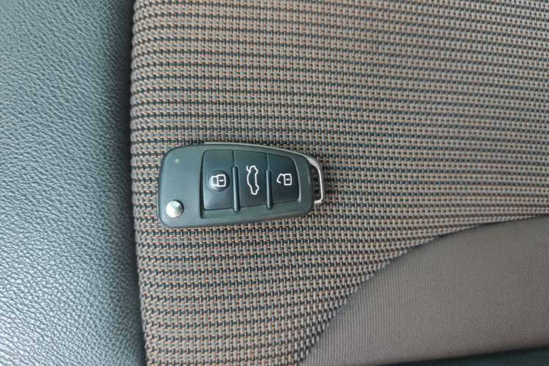 Used Audi Q3 2018 30th Anniversary Edition 35 TFSI Fashion Model Vehicle Key