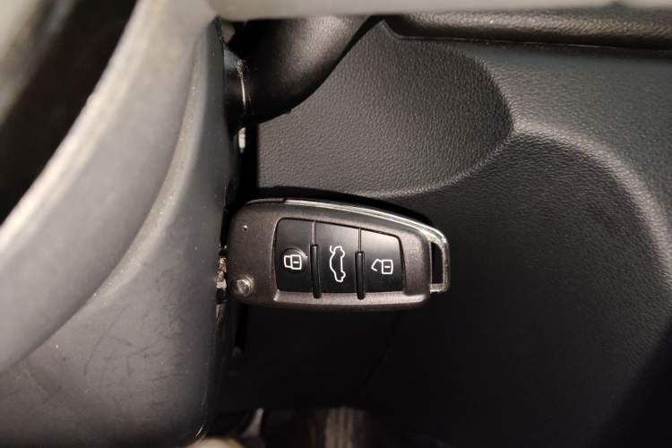 Used Audi Q3 2018 30th Anniversary Edition 35 TFSI Sport Model Vehicle Key