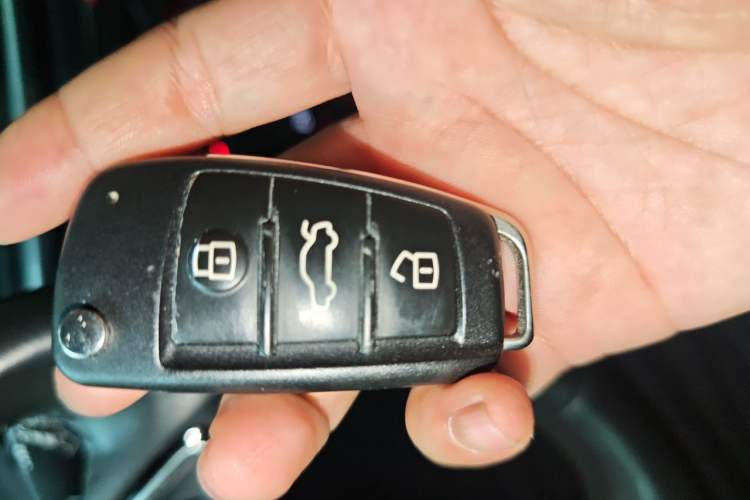 Used Audi Q3 2018 30th Anniversary Edition 30 TFSI Fashion Model Vehicle Key