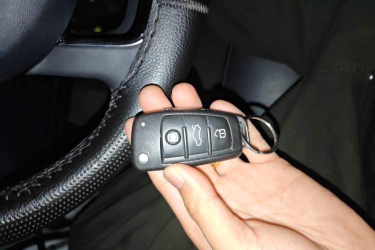 Used Audi Q3 2018 30th Anniversary Edition 30 TFSI Fashion Model Vehicle Key