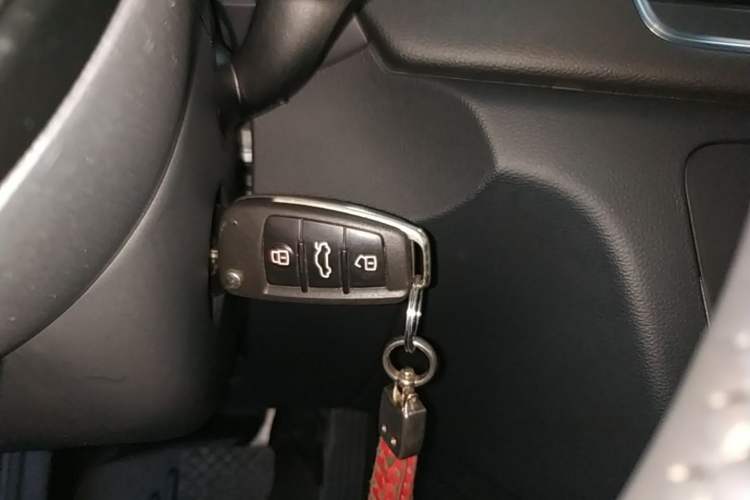 Used Audi Q3 2018 30th Anniversary Edition 30 TFSI Fashion Model Vehicle Key
