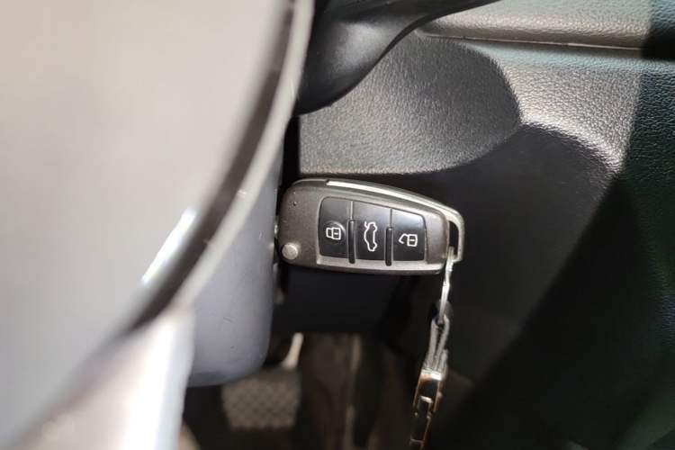 Used Audi Q3 2018 30th Anniversary Edition 30 TFSI Fashion Model Vehicle Key