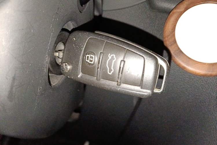 Used Audi Q3 2018 30th Anniversary Edition 30 TFSI Fashion Model Vehicle Key