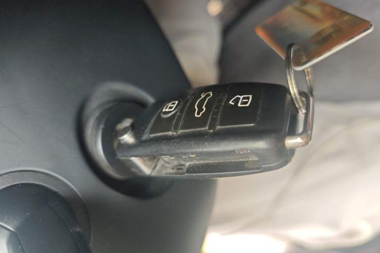 Used Audi Q3 2018 30th Anniversary Edition 30 TFSI Fashion Model Vehicle Key