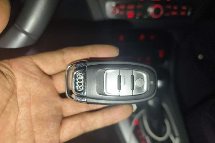 Used Audi Q3 2018 30th Anniversary Edition 35 TFSI Fashion Model Vehicle Key