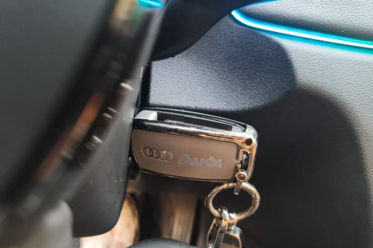 Used Audi Q3 2018 30th Anniversary Edition 30 TFSI Fashion Model Vehicle Key