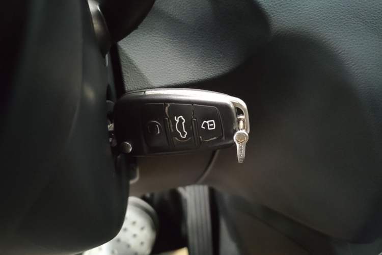 Used Audi Q3 2018 30th Anniversary Edition 30 TFSI Fashion Model Vehicle Key