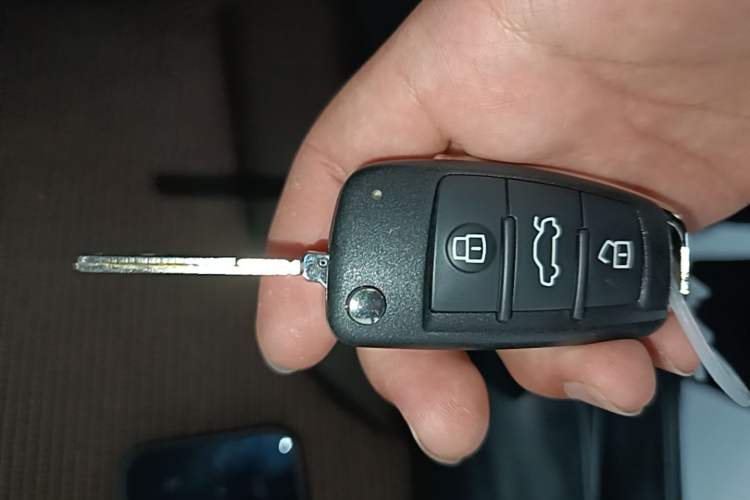 Used Audi Q3 2018 30th Anniversary Edition 30 TFSI Fashion Model Vehicle Key