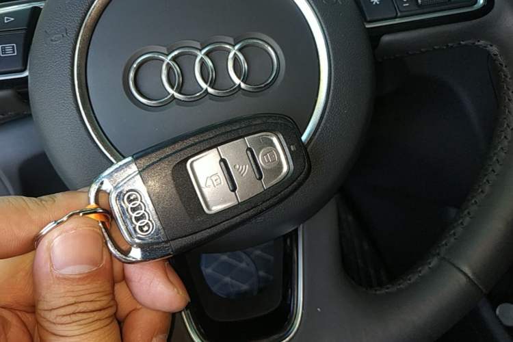 Used Audi Q3 2018 30th Anniversary Edition 35 TFSI Fashion Model Vehicle Key