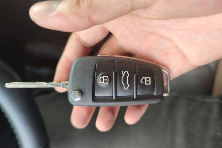 Used Audi Q3 2018 30th Anniversary Edition 30 TFSI Fashion Model Vehicle Key
