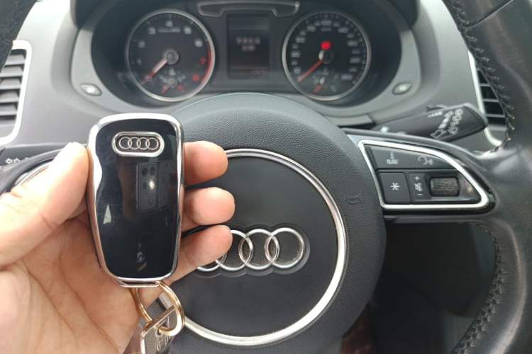 Used Audi Q3 2018 30th Anniversary Edition 30 TFSI Fashion Model Vehicle Key