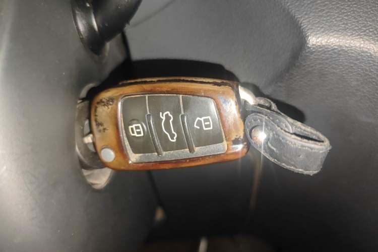 Used Audi Q3 2018 30th Anniversary Edition 30 TFSI Fashion Model Vehicle Key