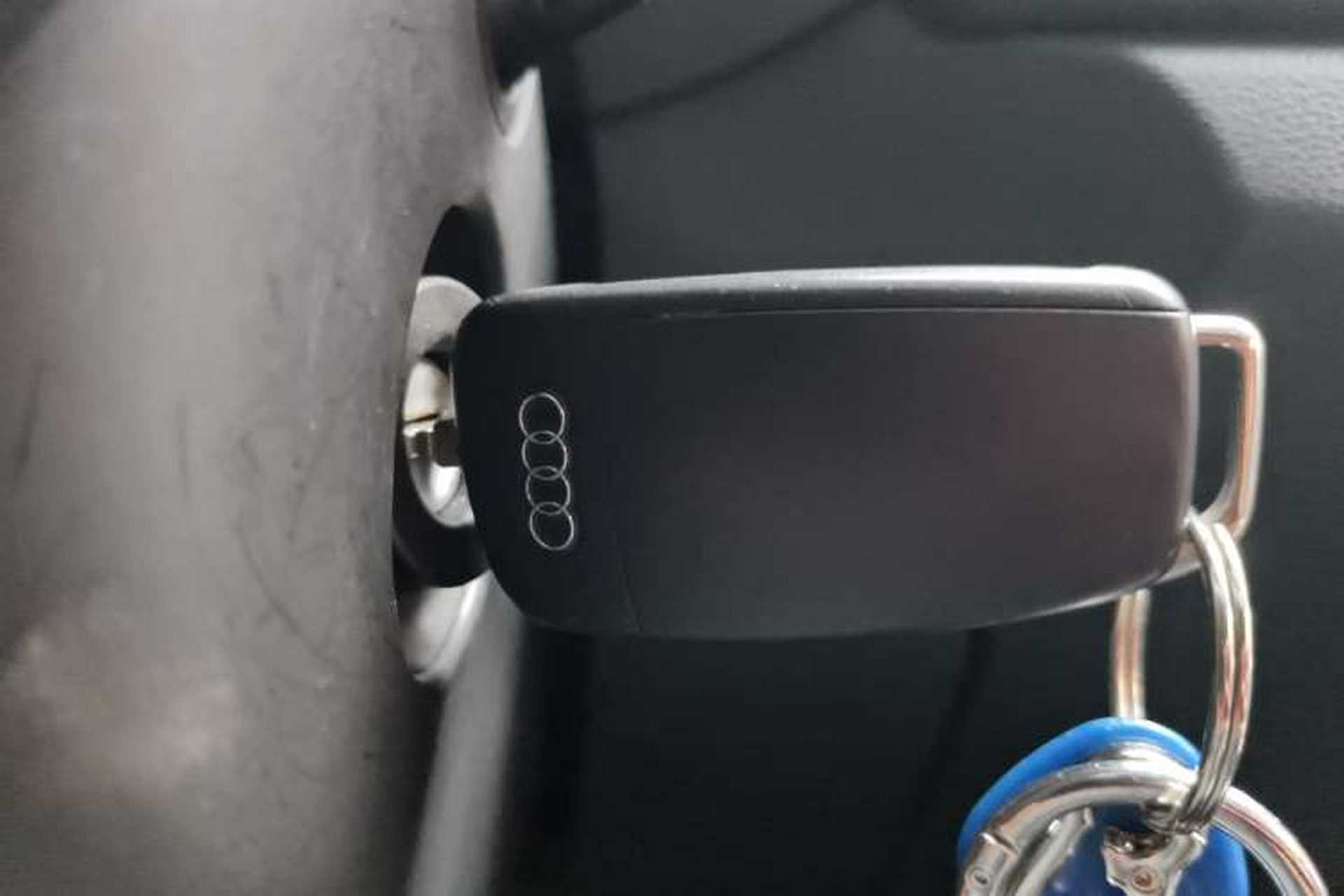 Used Audi Q3 2018 30th Anniversary Edition 30 TFSI Fashion Model Vehicle Key