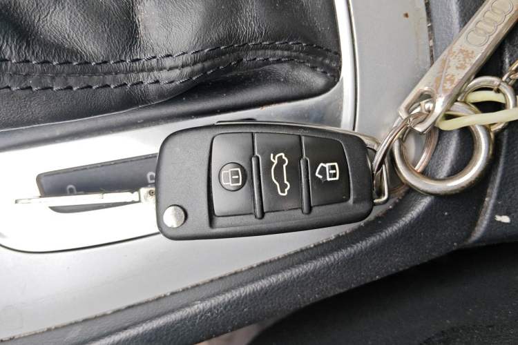 Used Audi Q3 2018 30th Anniversary Edition 30 TFSI Fashion Model Vehicle Key