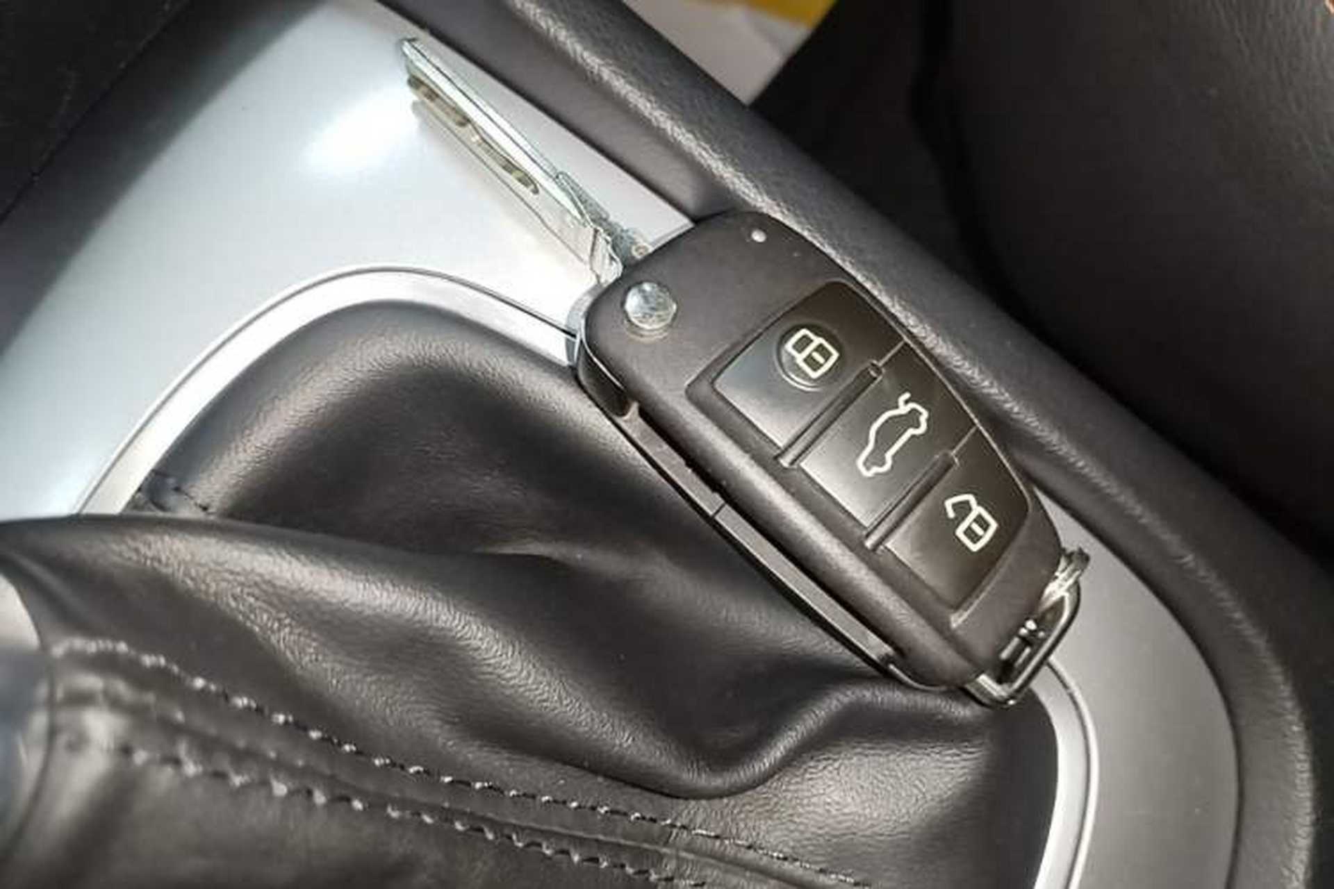 Used Audi Q3 2018 30th Anniversary Edition 35 TFSI Fashion Model Vehicle Key