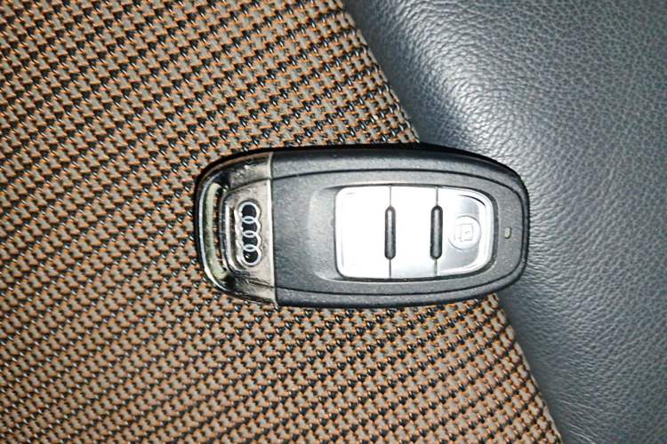 Used Audi Q3 2018 30th Anniversary Edition 30 TFSI Fashion Model Vehicle Key