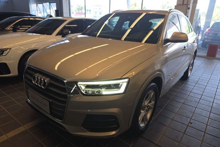 Used Audi Q3 2018 30th Anniversary Edition 30 TFSI Fashion Model Guazi used car, China used car export, Used car for sale, Used cars, Cheapest cars for sale