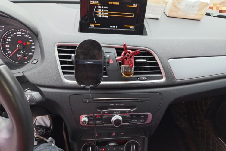 Used Audi Q3 2018 30 TFSI Fashion Edition Collector's Version Audio And AC Panel
