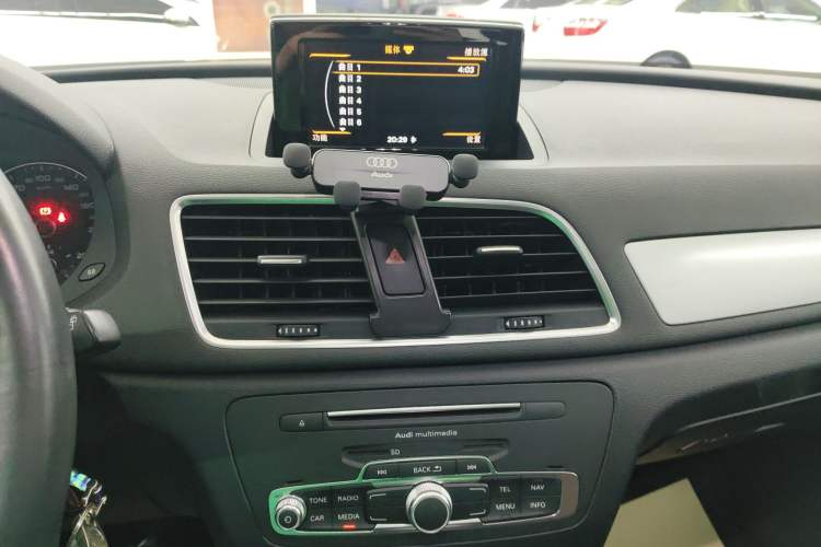 Used Audi Q3 2018 30th Anniversary Edition 30 TFSI Fashion Model Audio And AC Panel
