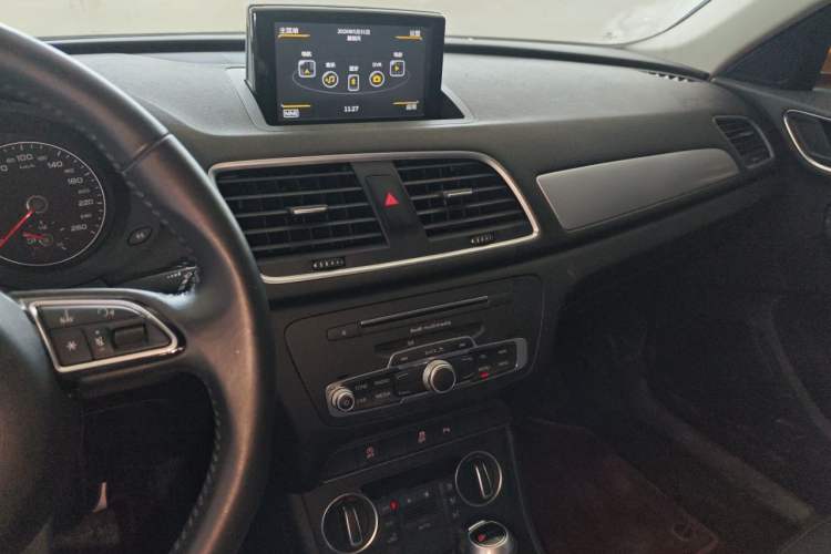 Used Audi Q3 2018 30th Anniversary Edition 35 TFSI Fashion Model Audio And AC Panel