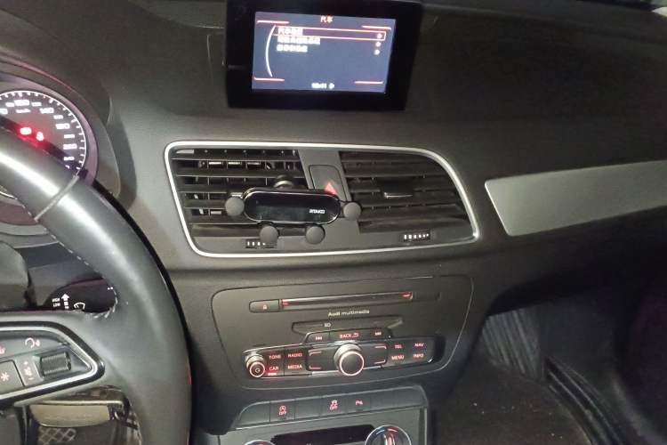 Used Audi Q3 2018 30th Anniversary Edition 30 TFSI Fashion Model Audio And AC Panel