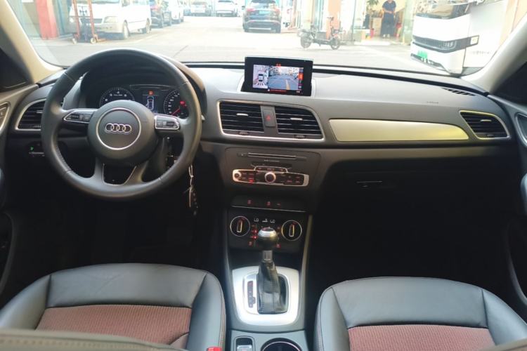 Used Audi Q3 2018 30th Anniversary Edition 30 TFSI Fashion Model Center Console