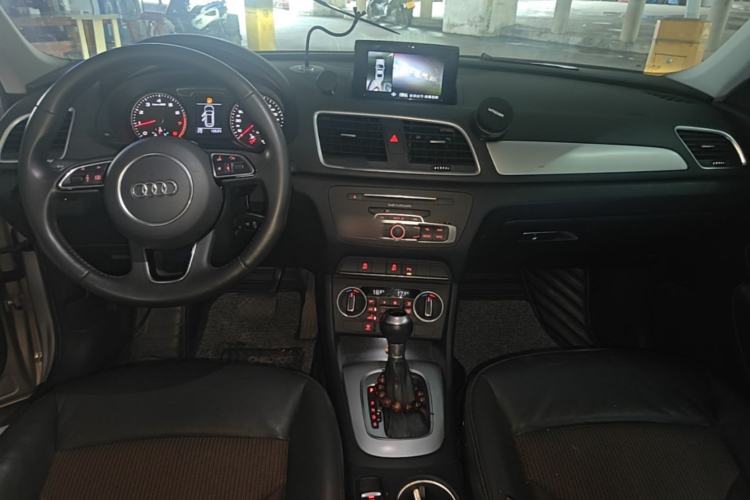 Used Audi Q3 2018 35 TFSI Fashion Edition Collector's Model Center Console