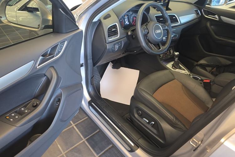 Used Audi Q3 2018 30th Anniversary Edition 30 TFSI Fashion Model Driver Seat