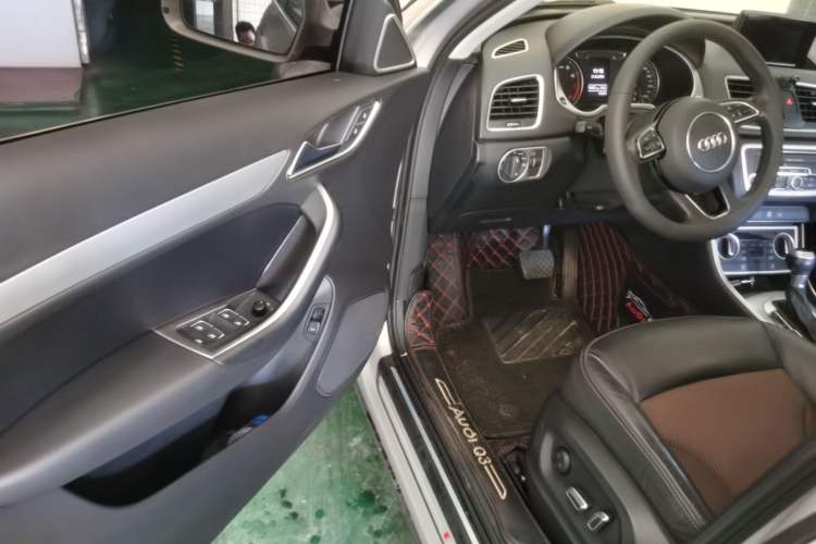 Used Audi Q3 2018 30 TFSI Fashion Edition Collector's Version Driver Seat
