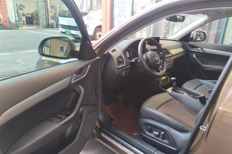 Used Audi Q3 2018 30th Anniversary Edition 30 TFSI Fashion Model Driver Seat