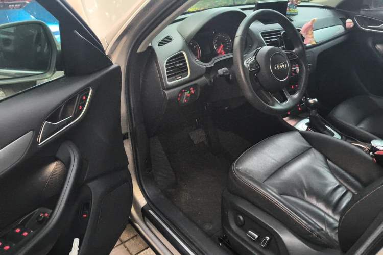 Used Audi Q3 2018 30 TFSI Fashion Edition Collector's Version Driver Seat