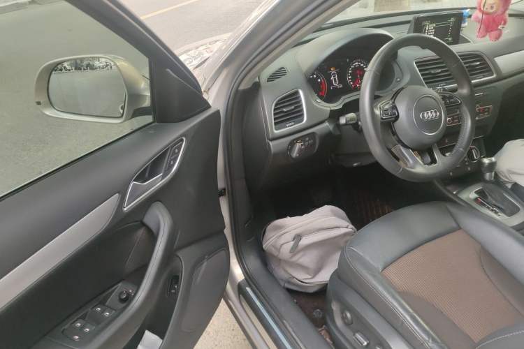 Used Audi Q3 2018 30 TFSI Fashion Edition Collector's Version Driver Seat