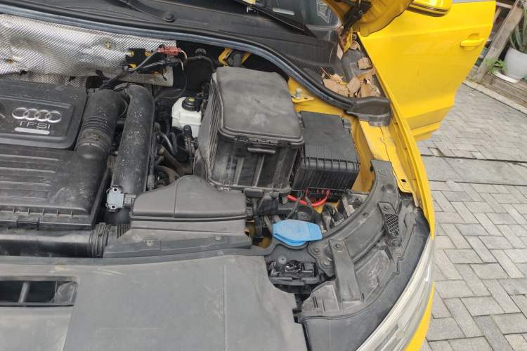 Used Audi Q3 2018 30th Anniversary Edition 30 TFSI Fashion Model Engine Bay Left