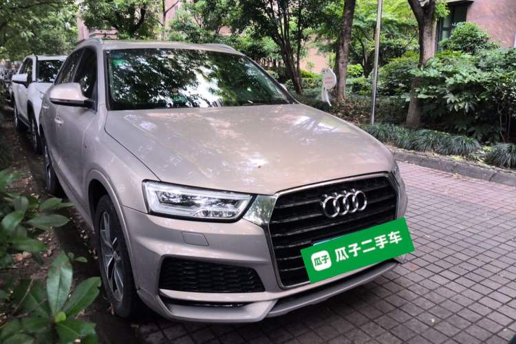Used Audi Q3 2018 30 TFSI Fashion Edition Collector's Version Front Right 45 Deg