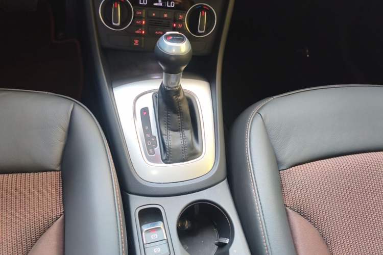 Used Audi Q3 2018 30th Anniversary Edition 30 TFSI Fashion Model Gear Lever