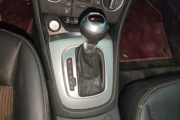 Used Audi Q3 2018 30th Anniversary Edition 35 TFSI Fashion Model Gear Lever