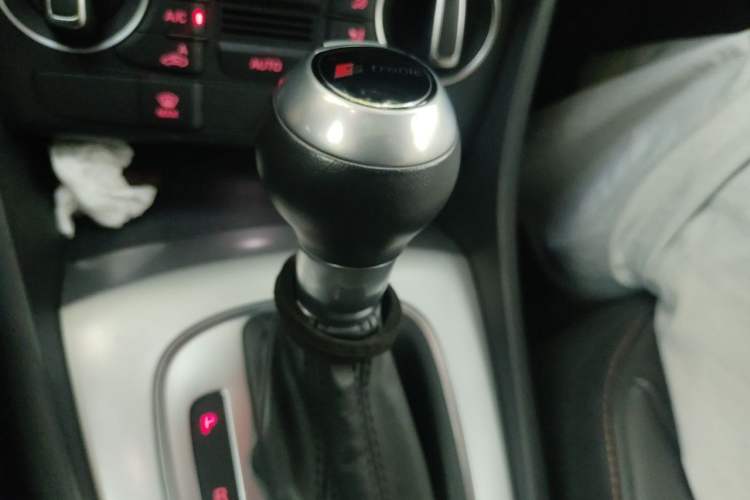Used Audi Q3 2018 30 TFSI Fashion Edition Collector's Version Gear Lever