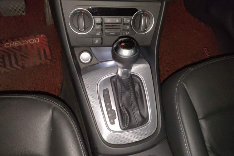 Used Audi Q3 2018 30th Anniversary Edition 30 TFSI Style Model Gear Lever