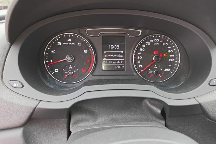 Used Audi Q3 2018 30 TFSI Fashion Edition Collector's Version Instrument Cluster