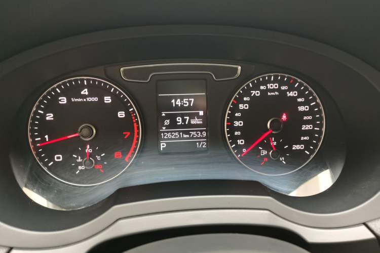 Used Audi Q3 2018 30th Anniversary Edition 30 TFSI Fashion Model Instrument Cluster