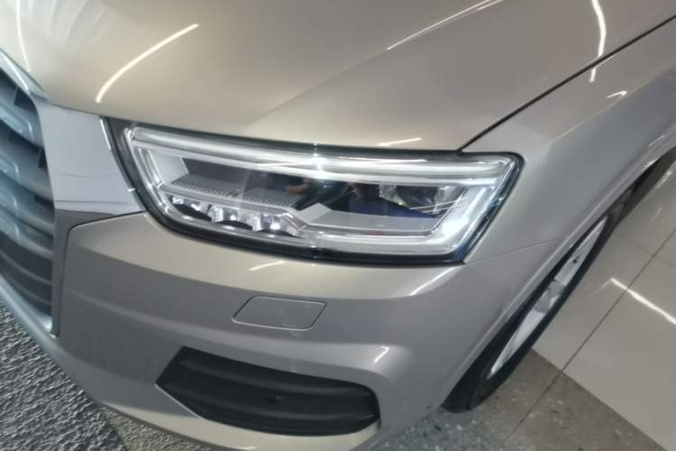 Used Audi Q3 2018 30th Anniversary Edition 35 TFSI Fashion Model Left Front Headlight