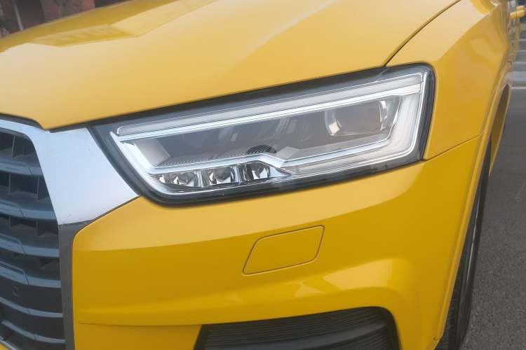 Used Audi Q3 2018 30th Anniversary Edition 30 TFSI Fashion Model Left Front Headlight