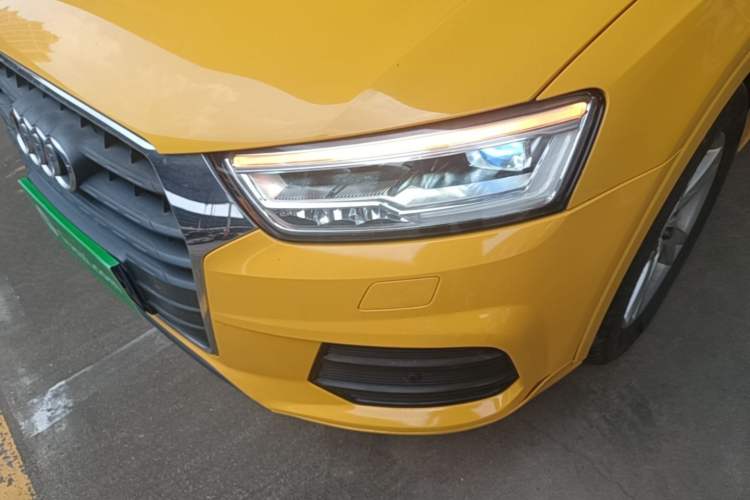 Used Audi Q3 2018 30th Anniversary Edition 30 TFSI Fashion Model Left Front Headlight
