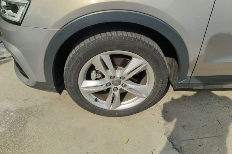 Used Audi Q3 2018 30th Anniversary Edition 30 TFSI Style Model Left Front Wheel Hub