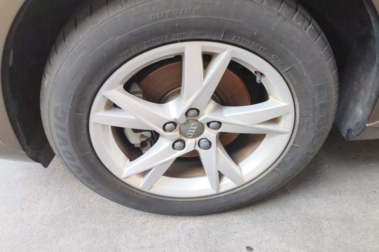 Used Audi Q3 2018 30th Anniversary Edition 30 TFSI Fashion Model Left Front Wheel Hub