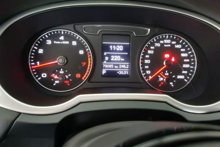 Used Audi Q3 2018 30 TFSI Fashion Edition Collector's Version Odometer Close Up