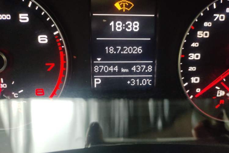 Used Audi Q3 2018 30 TFSI Fashion Edition Collector's Version Odometer Close Up